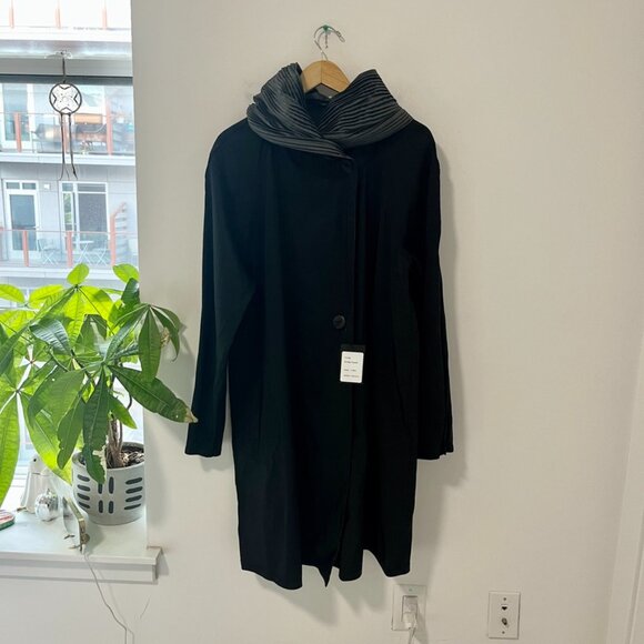 NEW Mycra Pac Nickel/Black Reverse Donatella Raincoat Size Medium/Large - Picture 1 of 8